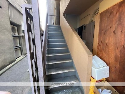 新生ビル[2DK/40m2]の共用部2