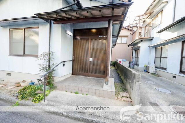 伊予鉄道高浜線 衣山駅 徒歩17分 2階建 築38年の玄関写真