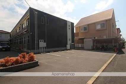 レオネクストアビタシオン春日[1K/23.61m2]の駐車場5
