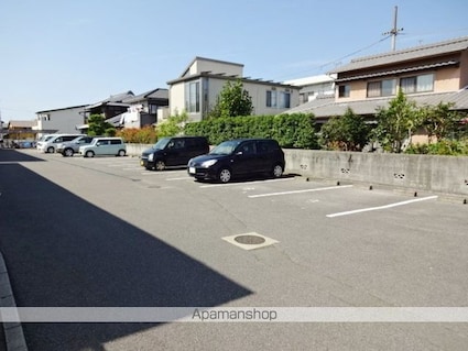 ガーデンコート　Ｂ棟[2LDK/56.88m2]の駐車場