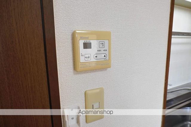 SURPLUS THREE わかばの内装写真