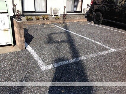 レオパレスＪｕｐｉｔｅｒ[1K/23.18m2]の駐車場2