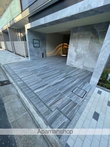ラグゼナ東陽町の玄関写真