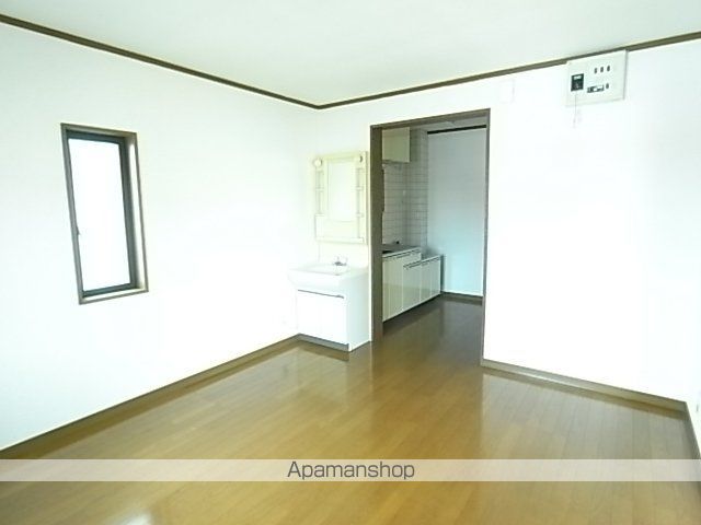 浜松市中央区 3階建 築32年の内装写真