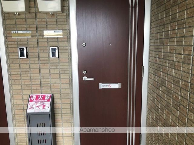 サンハイム常吉の玄関写真
