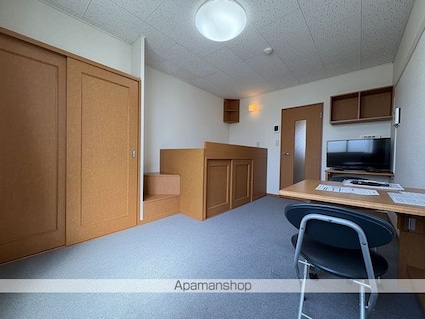 レオパレスもみじ山[1K/26.08m2]のリビング・居間2