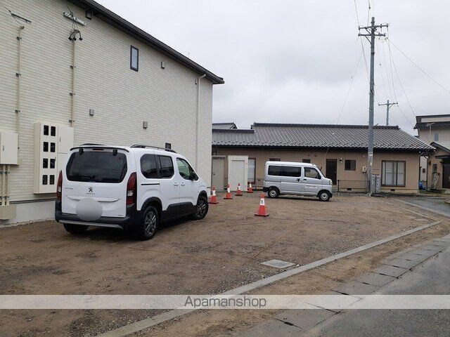 ル・ココン[1K/31.66m2]の駐車場