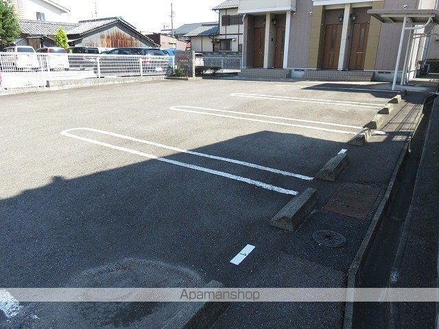 【岐阜市柳津町丸野のアパートの写真】