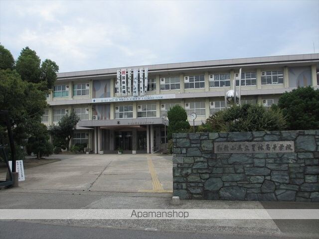 和歌山県和歌山市関戸３丁目[3LDK/98.7m2]の周辺1