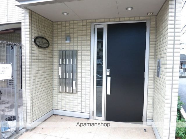 シャトレーウエスト明神の玄関写真