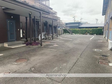 牟礼ぐらしＲｏｏｍ③[1DK/32.4m2]の駐車場