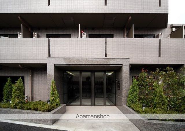 ルーブル大塚弐番館の玄関写真
