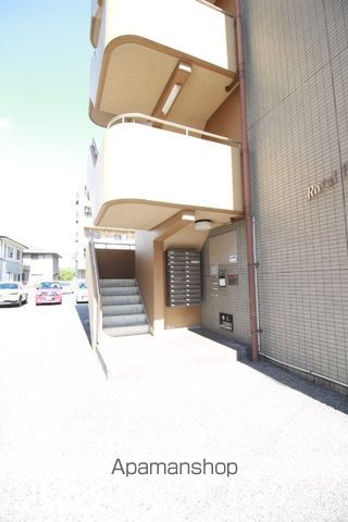 ロイヤルパレス林Iの玄関写真