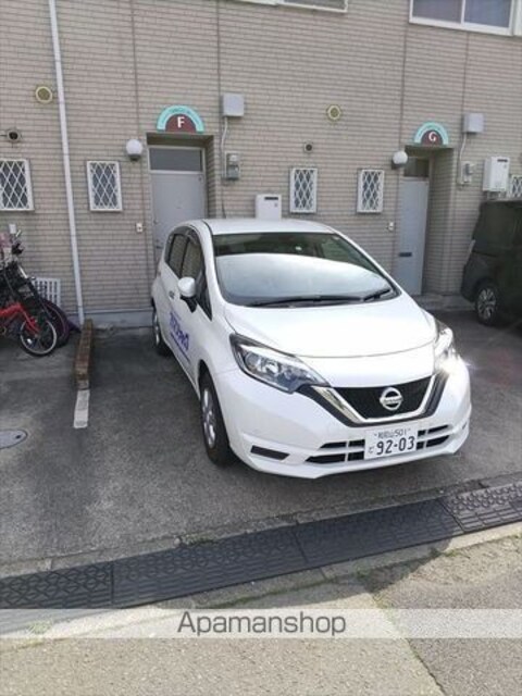 和歌山県和歌山市松島[2LDK/59.4m2]の駐車場2