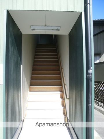 磐田市 2階建 築19年の玄関写真