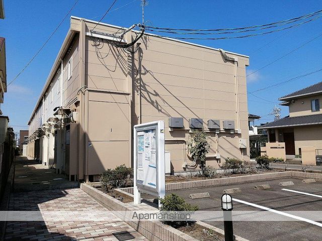 レオパレスティールの外観写真