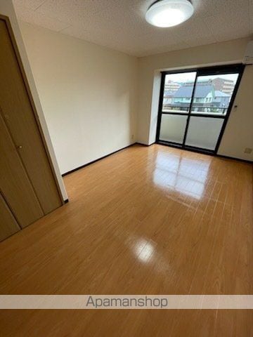 クローバーハイツIIIの内装写真