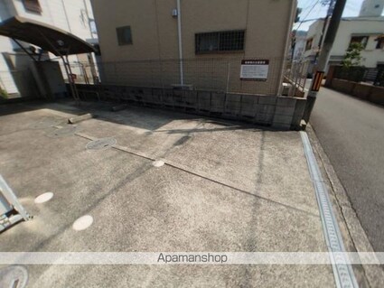 和歌山県海南市日方[1R/26.93m2]の駐車場