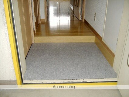 和泉町ビル[1R/32.63m2]の玄関