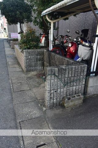 ボンアーデル壱番館の玄関写真