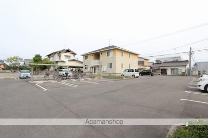 ラ　カンパーニュ[2LDK/62.1m2]の駐車場