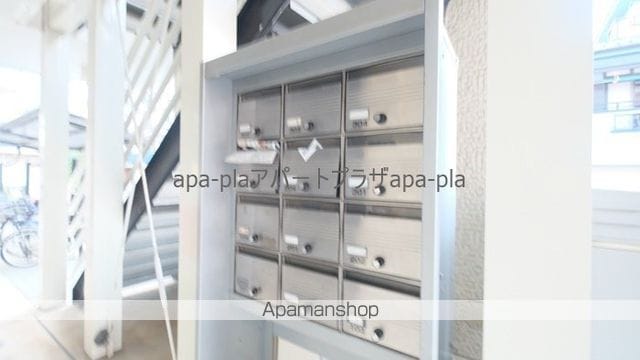 レオネクストヴィヴレの玄関写真