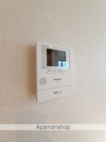ナリワリ リリーの内装写真