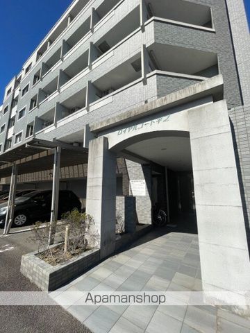 ロイヤルコート平之の玄関写真