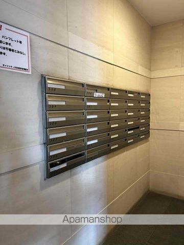 ダイナシティ文京根津の玄関写真