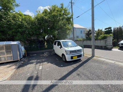 レオパレスベルヴィル[1K/21.81m2]の駐車場