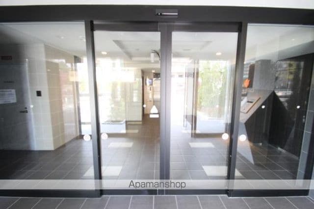 ララプレイス新大阪シエスタの玄関写真