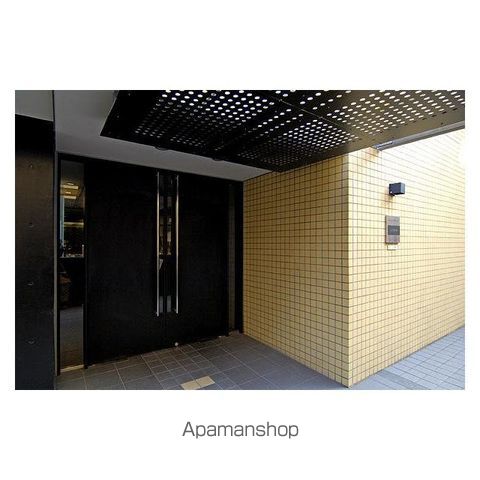 レジディア新宿イーストの玄関写真