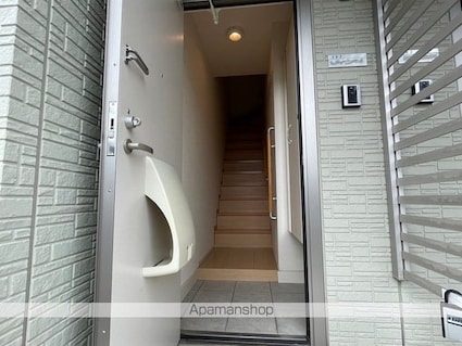 ラ・ポート・イースト[1LDK/42.13m2]の玄関