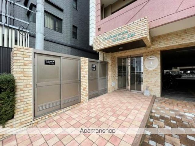コンドミニアム薬院駅の玄関写真