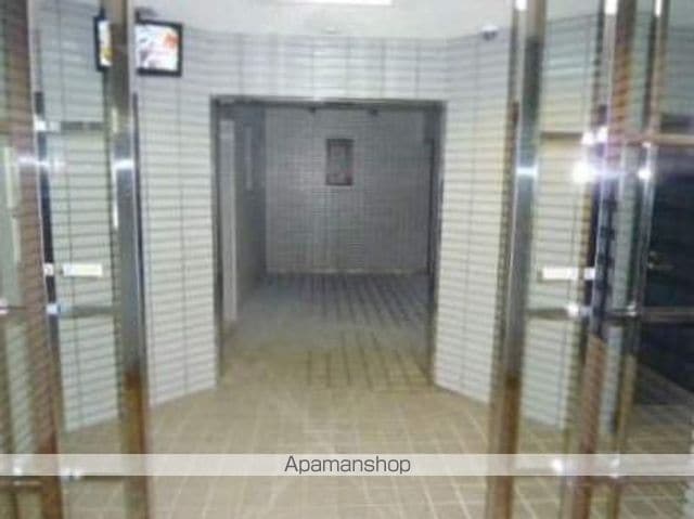ロイヤルコンフォート寺塚の玄関写真