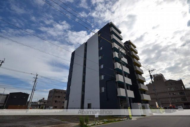 Uni Twintower Eternityの外観写真