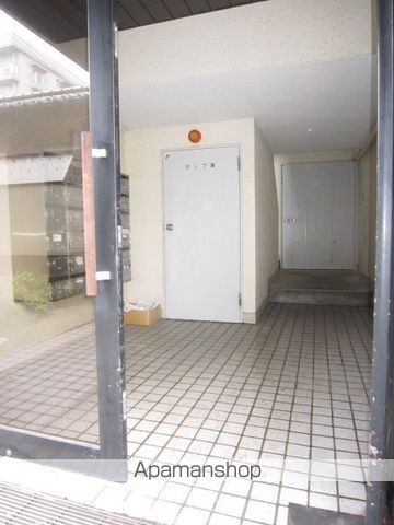 中島丁ハイツの玄関写真