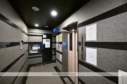 東京都世田谷区代田４丁目[1R/19.76m2]のエントランス1