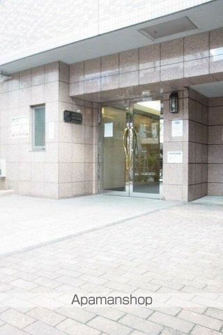スカイコート目黒壱番館の玄関写真