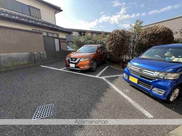 レオパレスエスペランサ分梅[1K/20.28m2]の駐車場2