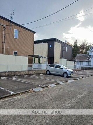 エトワール[1R/37m2]の駐車場