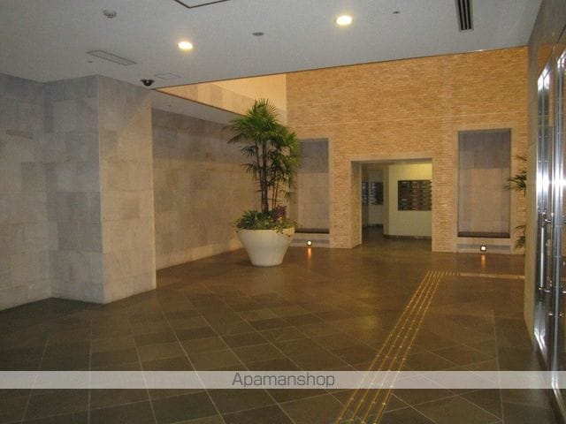 グランタワー府中ラ・アヴェニュー[3LDK/75.44m2]のロビー