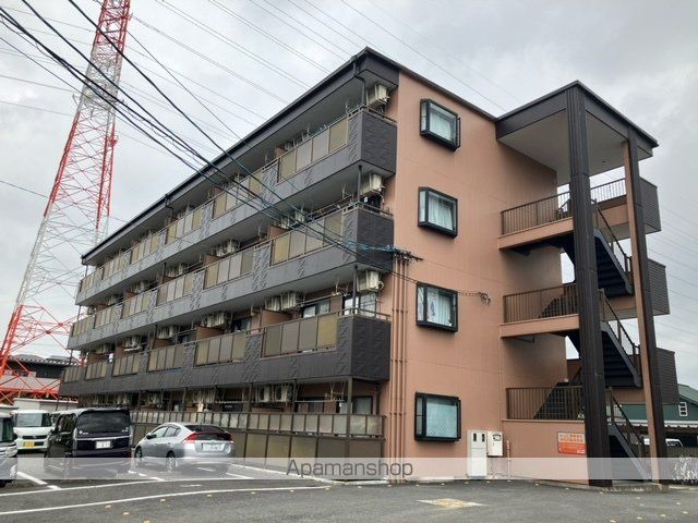 ルミエール八幡の玄関写真