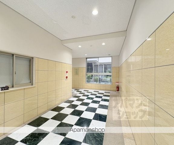 H・F烏丸鞍馬口レジデンスの玄関写真