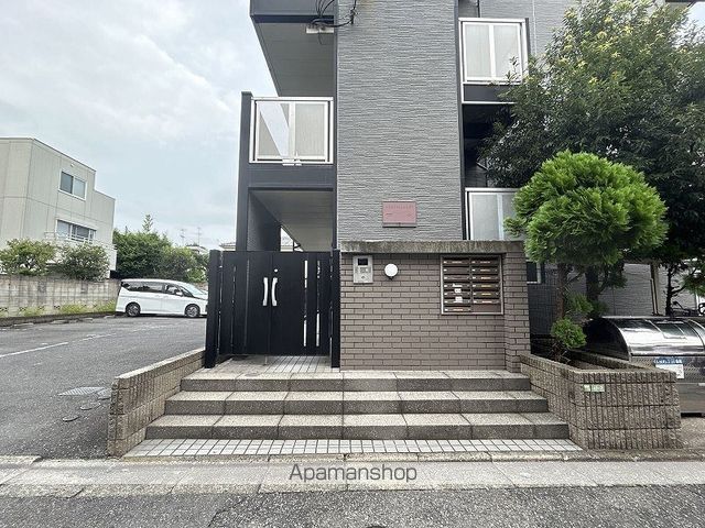 レオパレスEASTAGEIの玄関写真