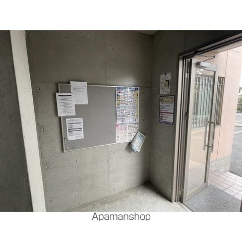 Persimmon北山形の玄関写真