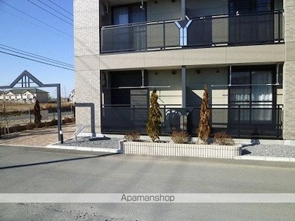 ローズハート[1LDK/36m2]の外観2