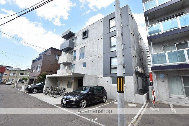 ラヴェーラ円山鳥居前の外観写真