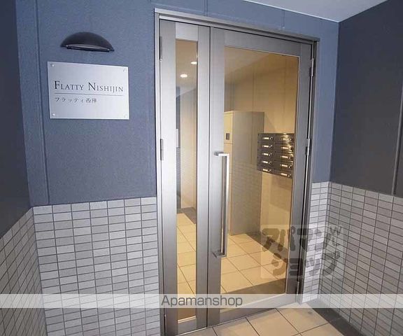 フラッティ西陣の玄関写真