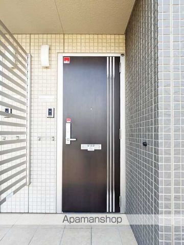 FIOREの玄関写真